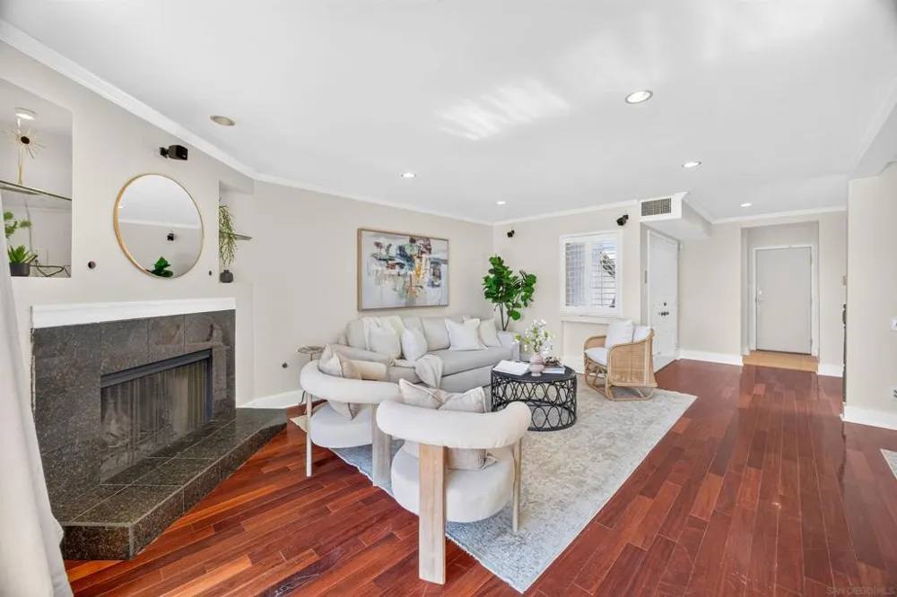 1410 Camino Lujan San Diego, CA 92111