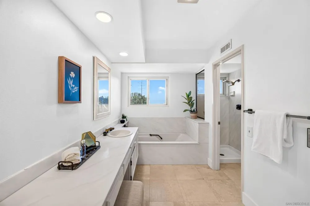 1410 Camino Lujan San Diego, CA 92111