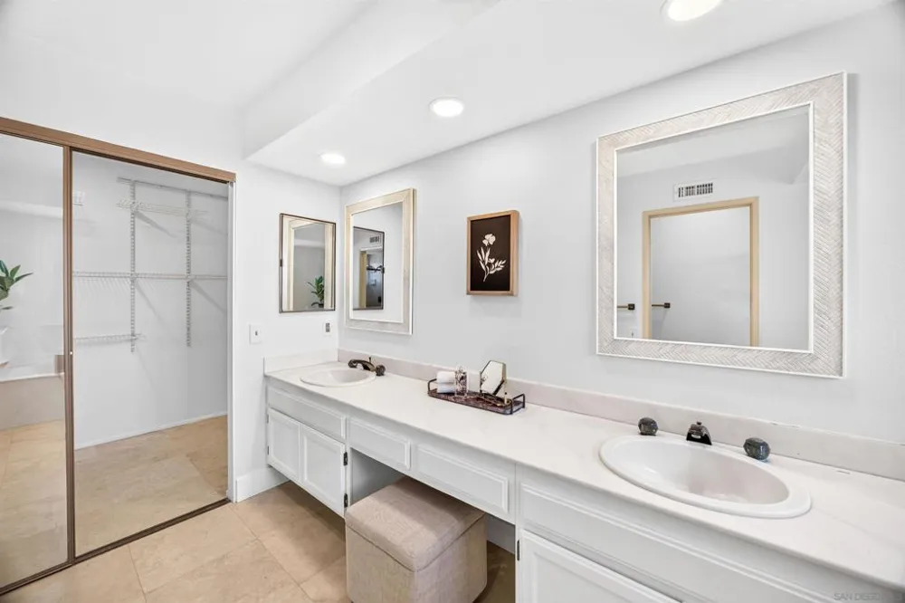 1410 Camino Lujan San Diego, CA 92111