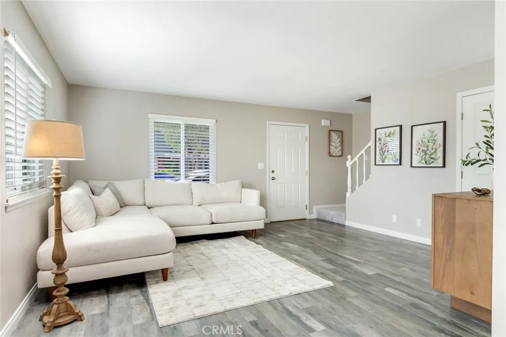 181 Yorktown Lane Costa Mesa, CA 92626