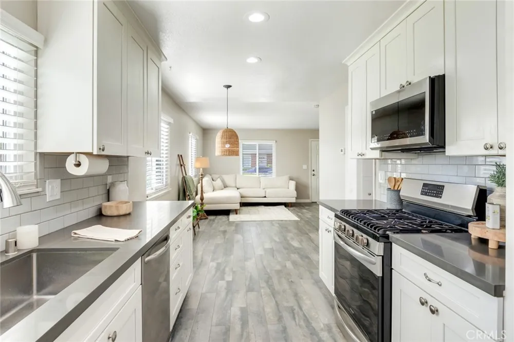 181 Yorktown Lane Costa Mesa, CA 92626
