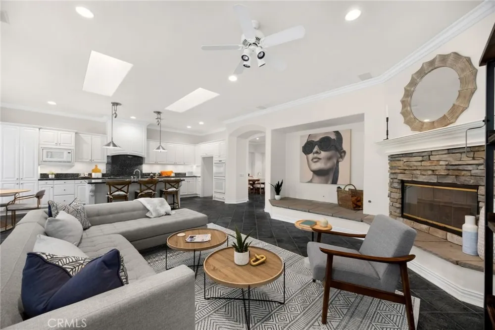 8040 Corte Sasafras Carlsbad, CA 92009