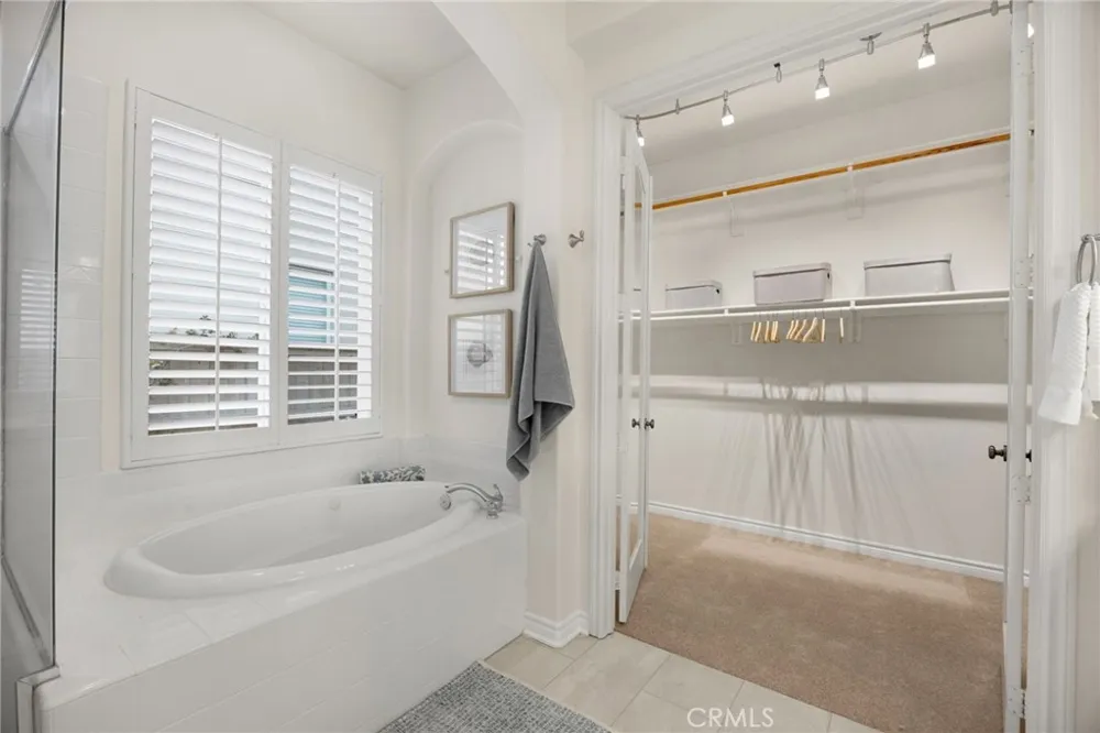 8040 Corte Sasafras Carlsbad, CA 92009