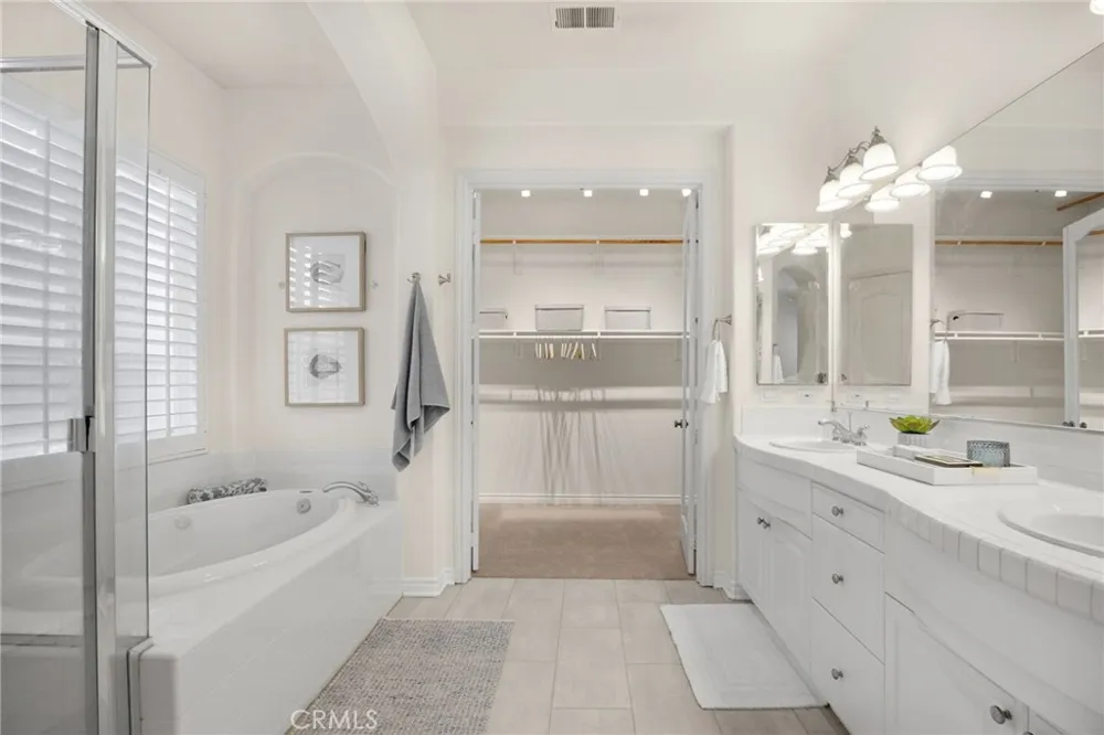 8040 Corte Sasafras Carlsbad, CA 92009
