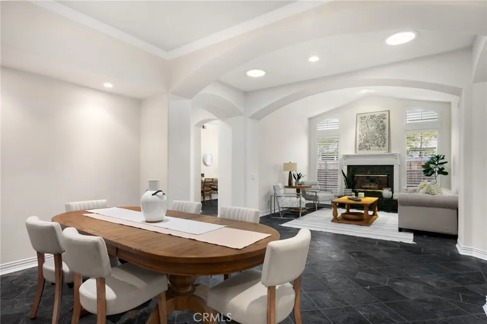 8040 Corte Sasafras Carlsbad, CA 92009