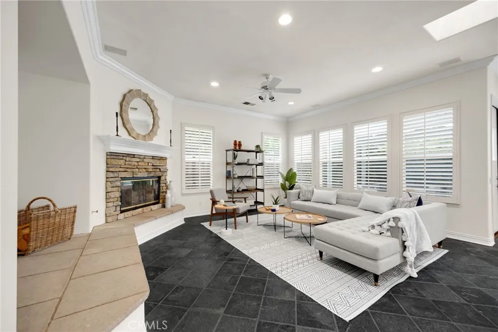 8040 Corte Sasafras Carlsbad, CA 92009