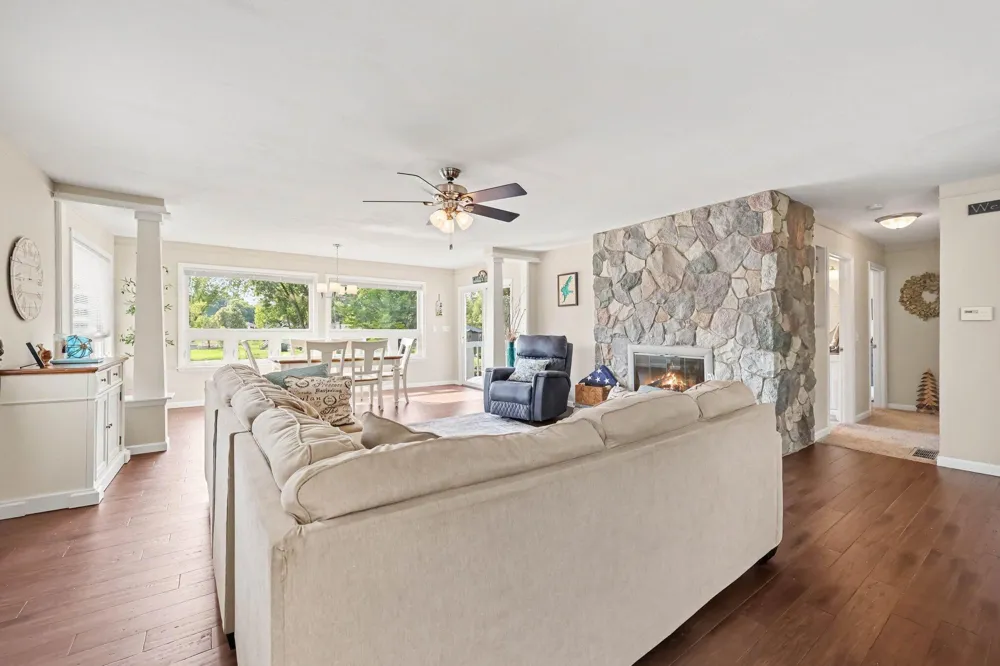 124 Claremont Circle Brooklyn, MI 49230
