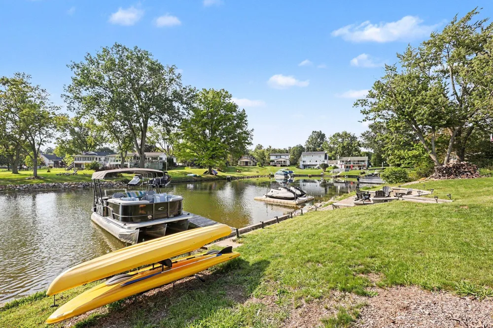 124 Claremont Circle Brooklyn, MI 49230