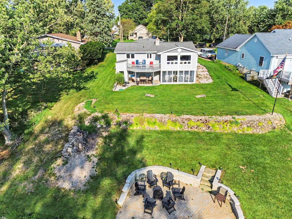124 Claremont Circle Brooklyn, MI 49230