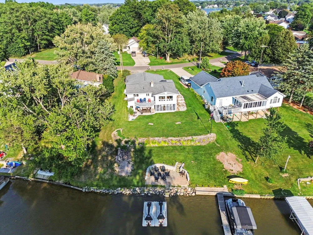 124 Claremont Circle Brooklyn, MI 49230