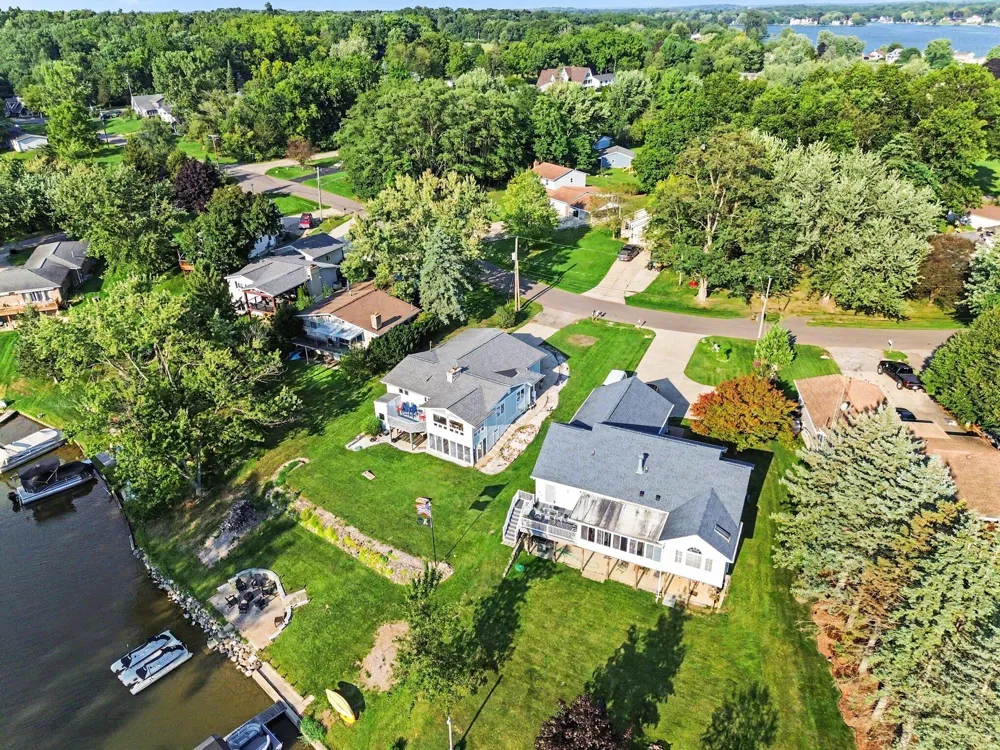 124 Claremont Circle Brooklyn, MI 49230