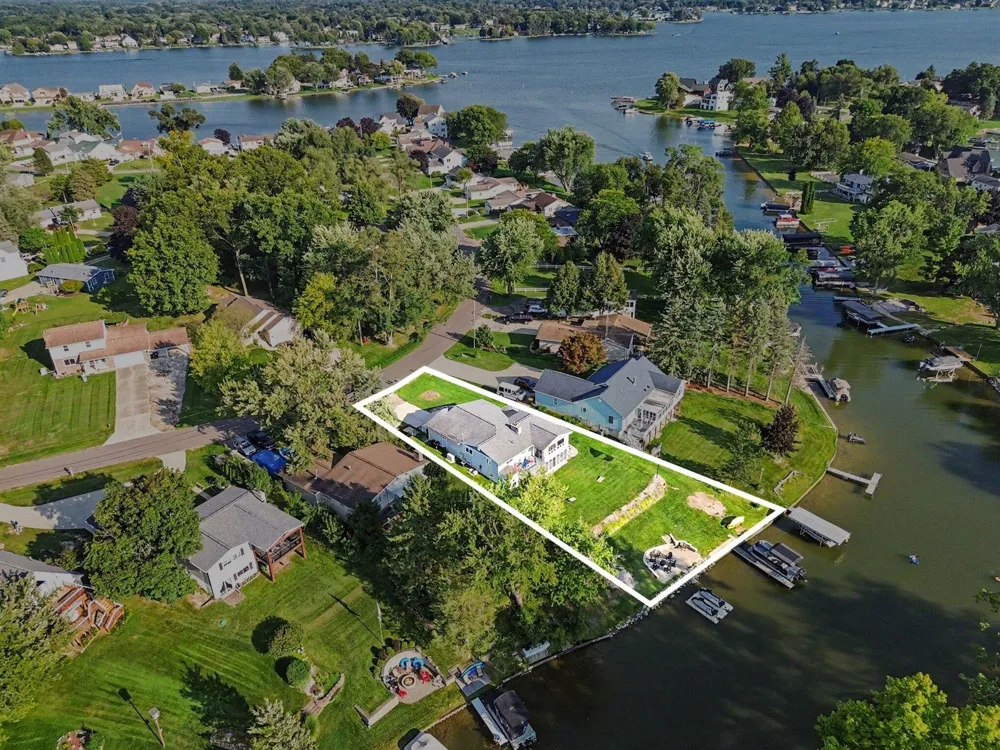 124 Claremont Circle Brooklyn, MI 49230
