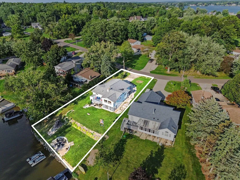 124 Claremont Circle Brooklyn, MI 49230