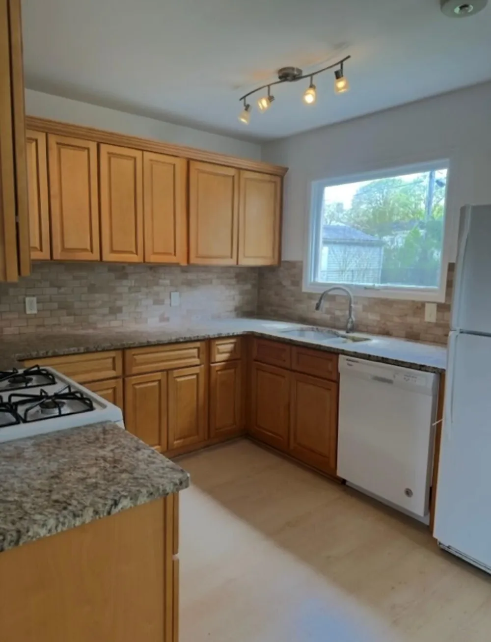18 Tower Drive Saline, MI 48176