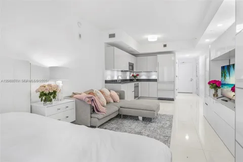 1010 Brickell Ave #1710