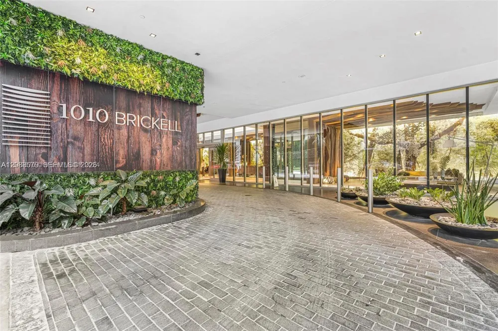 1010 Brickell Ave #1710 Miami, FL 33131