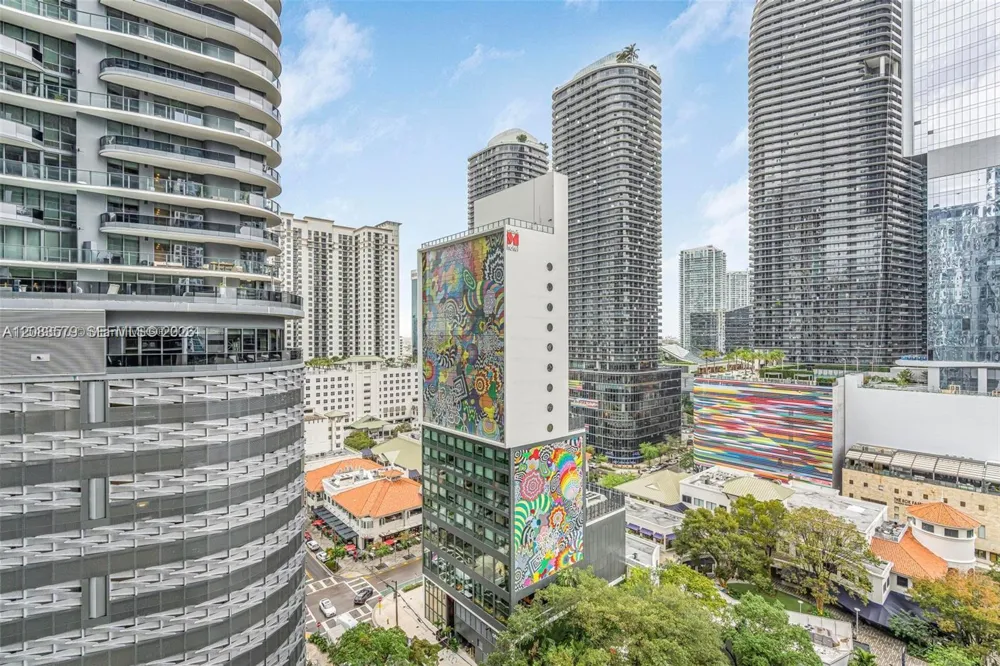 1010 Brickell Ave #1710 Miami, FL 33131