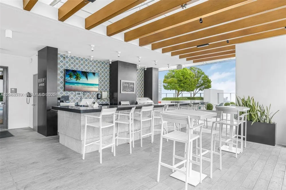 1010 Brickell Ave #1710 Miami, FL 33131