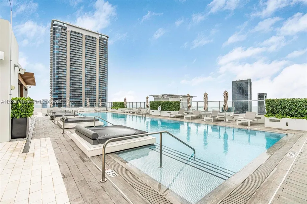 1010 Brickell Ave #1710 Miami, FL 33131