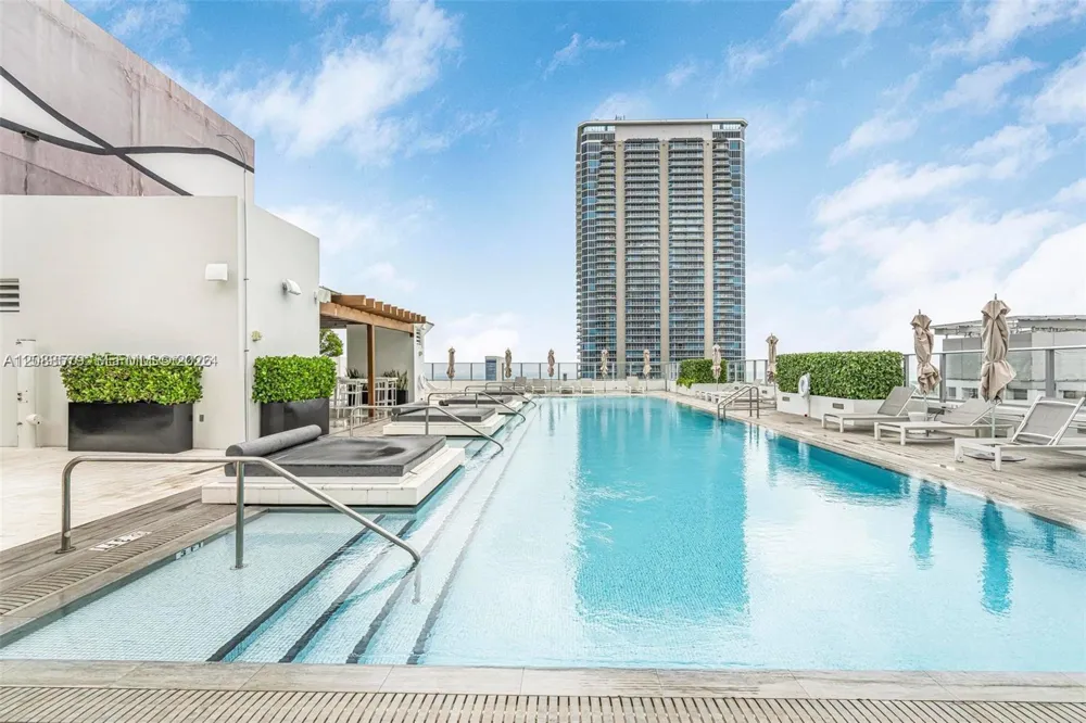 1010 Brickell Ave #1710 Miami, FL 33131