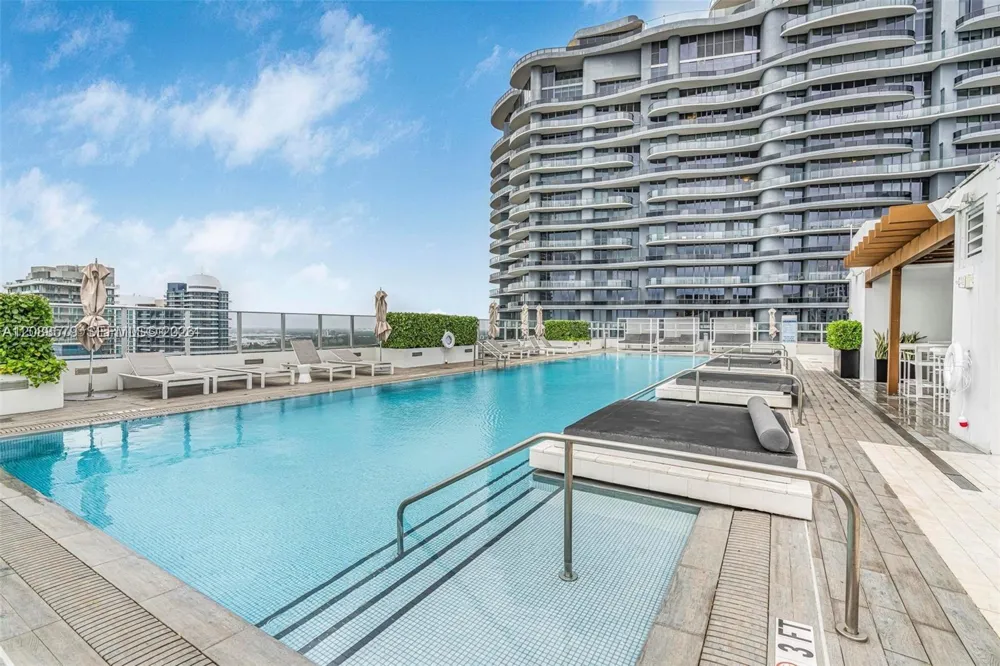 1010 Brickell Ave #1710 Miami, FL 33131