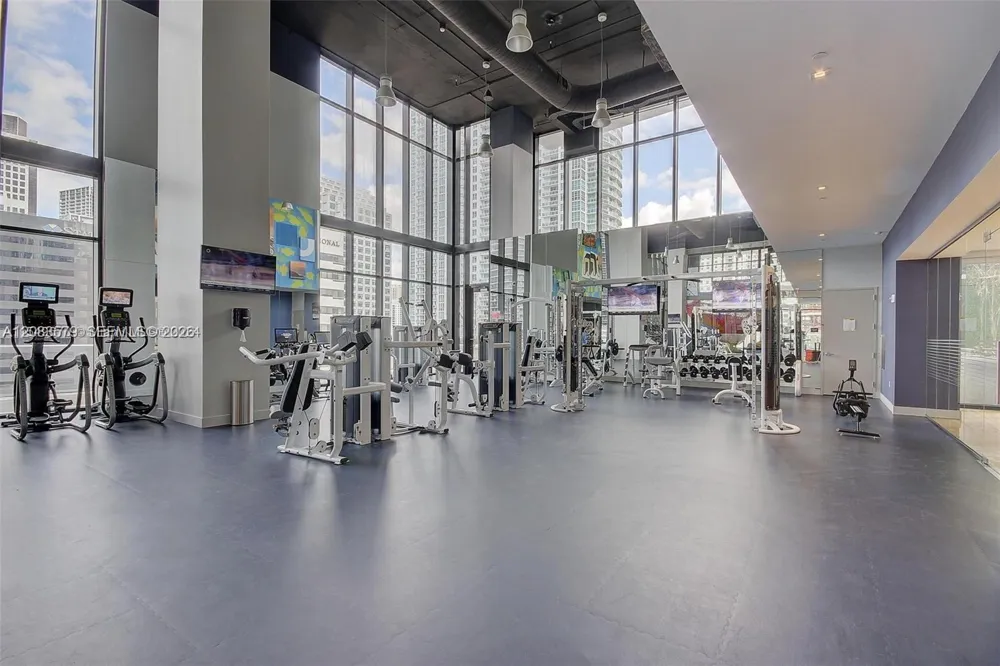 1010 Brickell Ave #1710 Miami, FL 33131