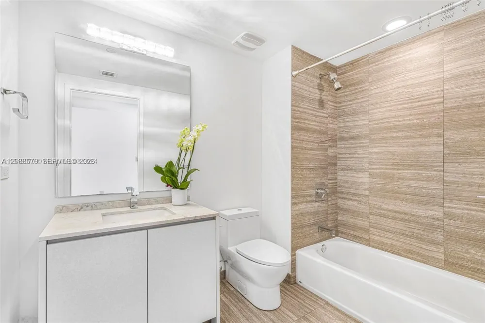 1010 Brickell Ave #1710 Miami, FL 33131