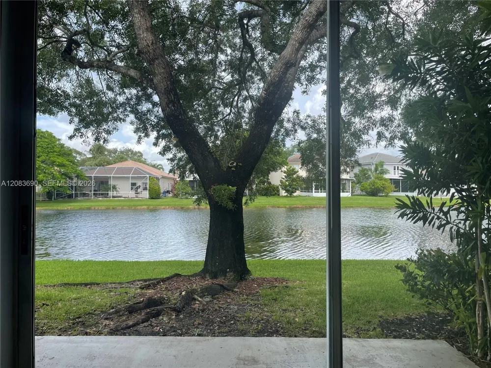 16242 Emerald Cove Rd #16242 Weston, FL 33331