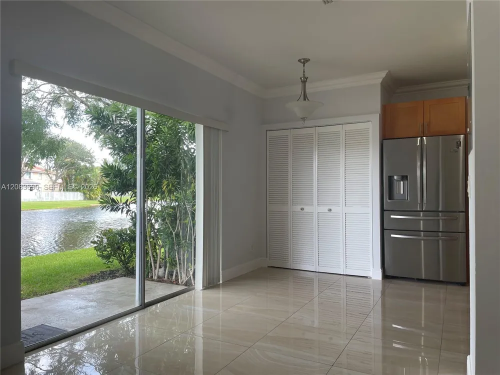 16242 Emerald Cove Rd #16242 Weston, FL 33331