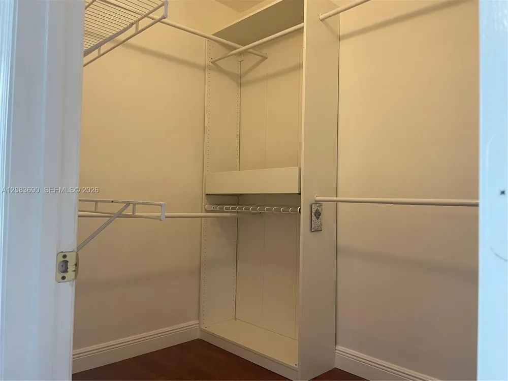 16242 Emerald Cove Rd #16242 Weston, FL 33331
