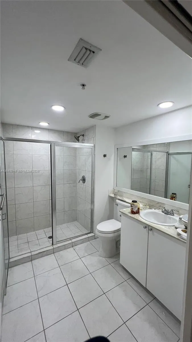 2775 NE 187th St #227 Aventura, FL 33180