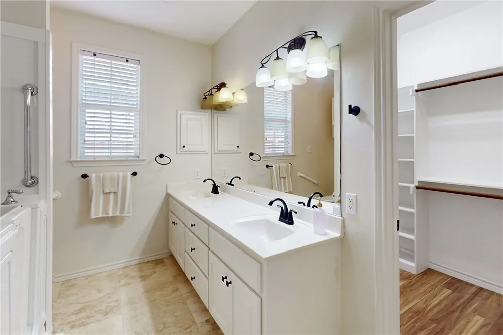 2619 Trophy Drive Bryan, TX 77802