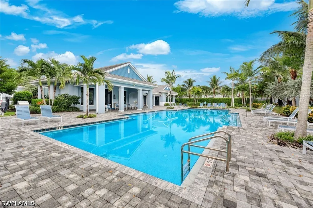 Seychelles Drive #702 Naples, FL 34112