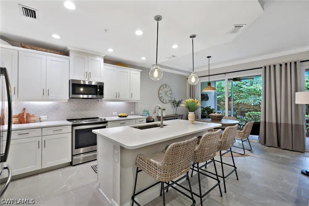 Seychelles Drive #702 Naples, FL 34112