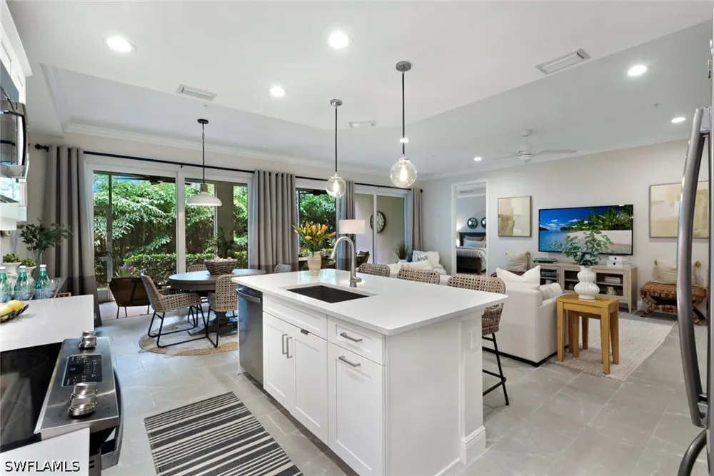 Seychelles Drive #702 Naples, FL 34112