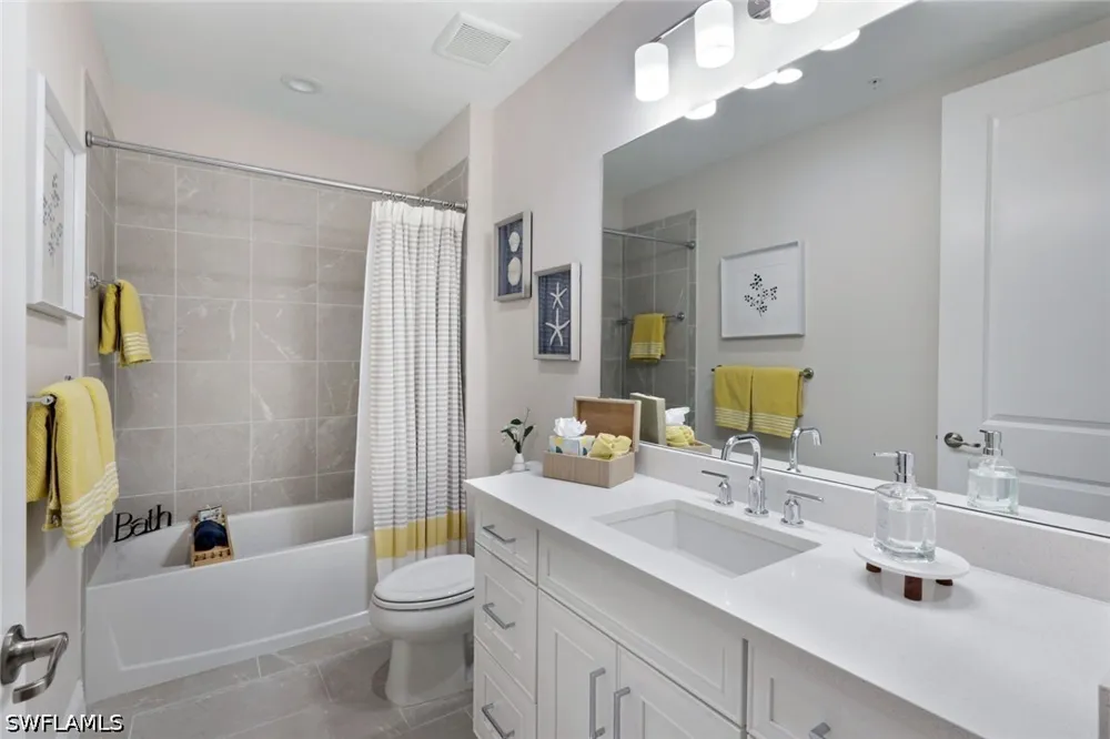 Seychelles Drive #702 Naples, FL 34112