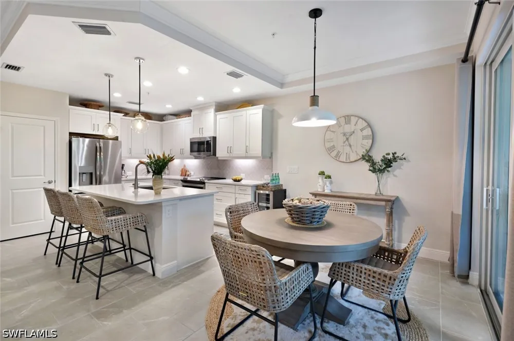 Seychelles Drive #702 Naples, FL 34112