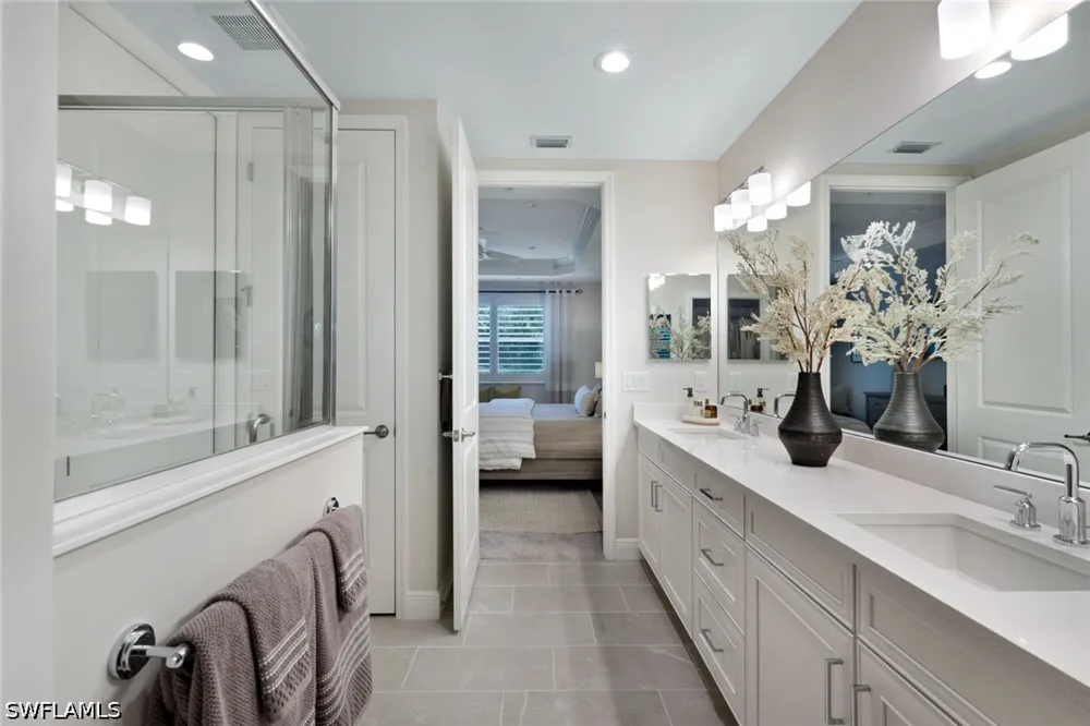 Seychelles Drive #702 Naples, FL 34112