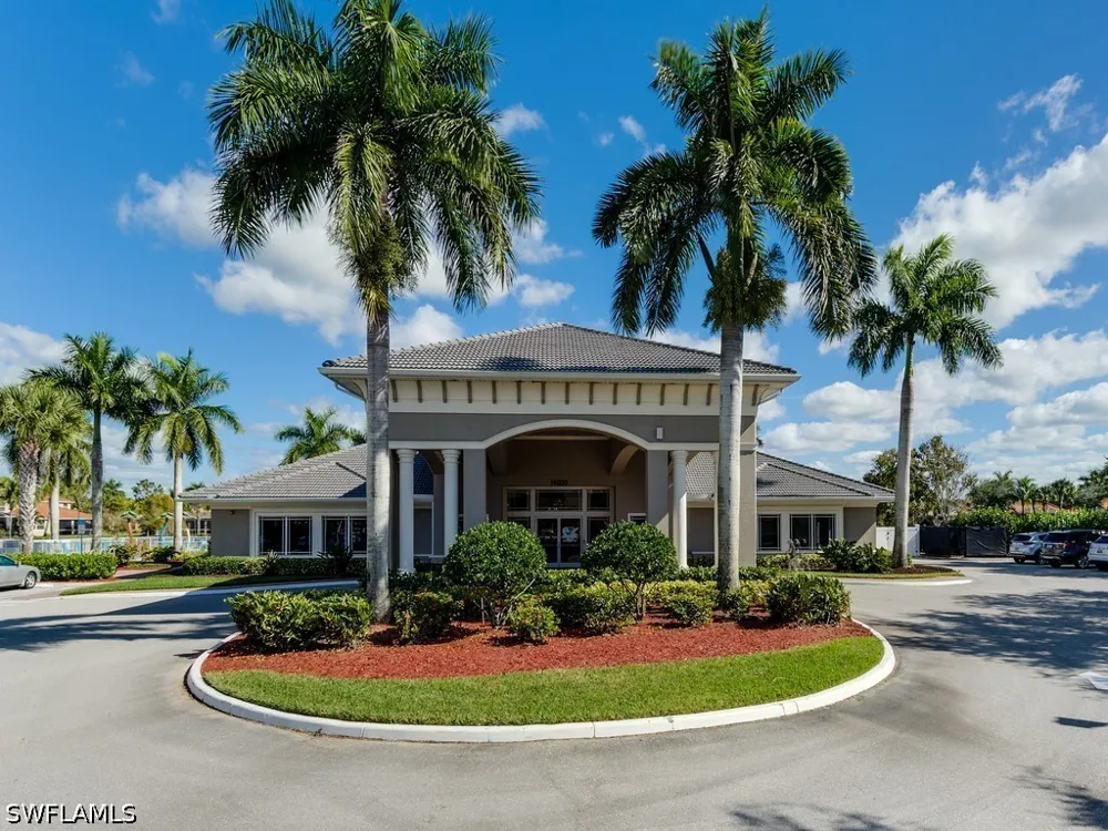 Fall Creek Court Naples, FL 34114
