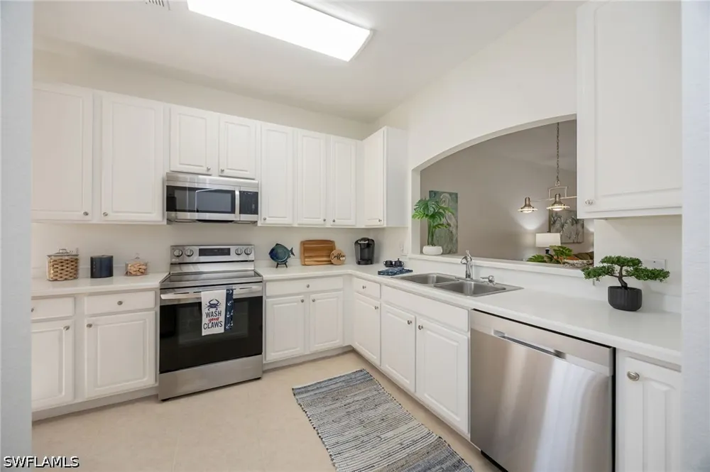 Fall Creek Court Naples, FL 34114