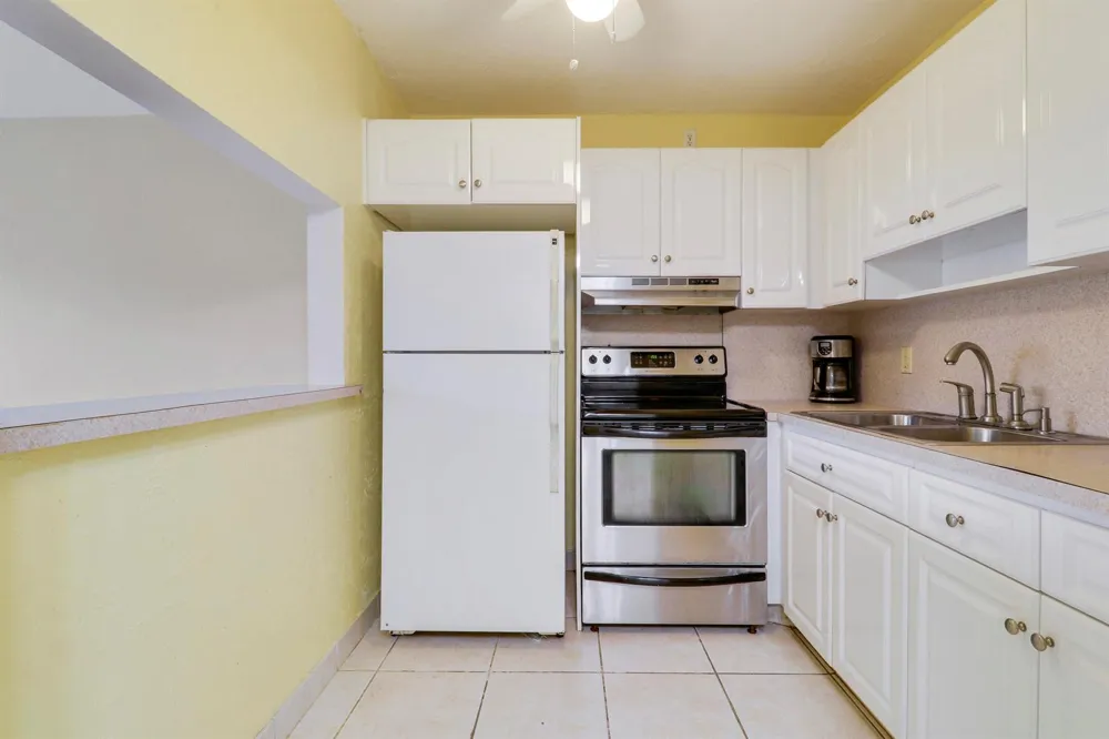 3040 LAKE OSBORNE DRIVE #109 