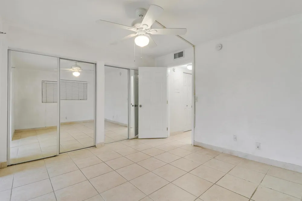 3040 LAKE OSBORNE DRIVE #109 
