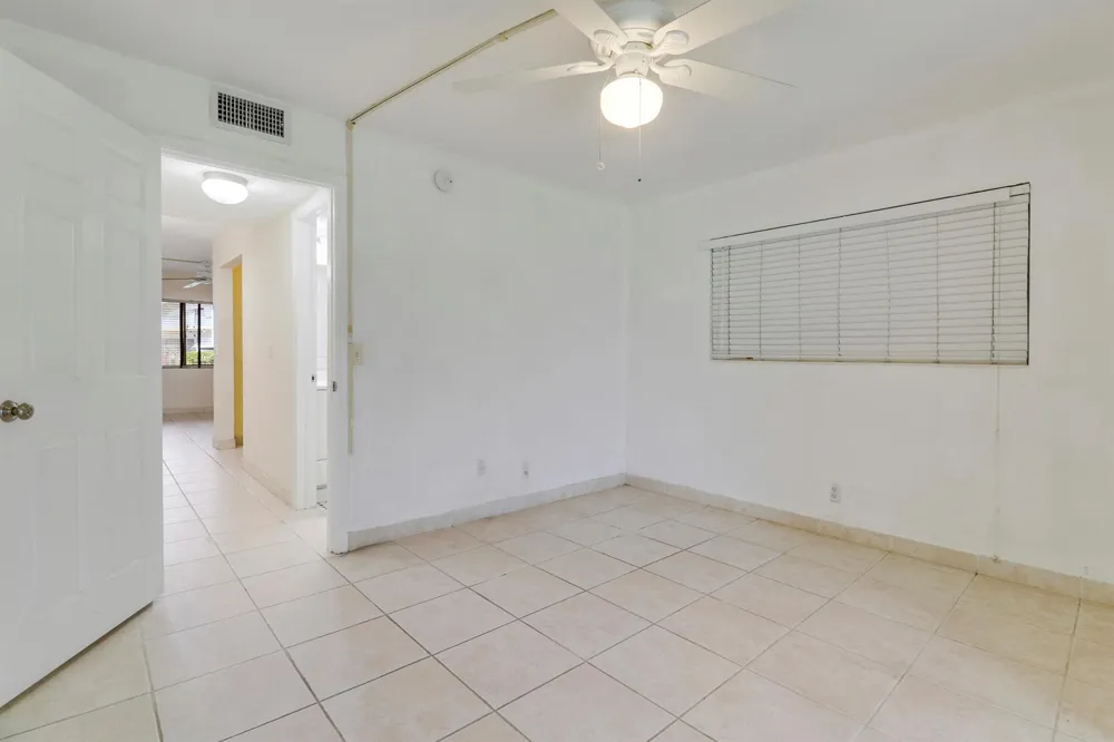 3040 LAKE OSBORNE DRIVE #109 