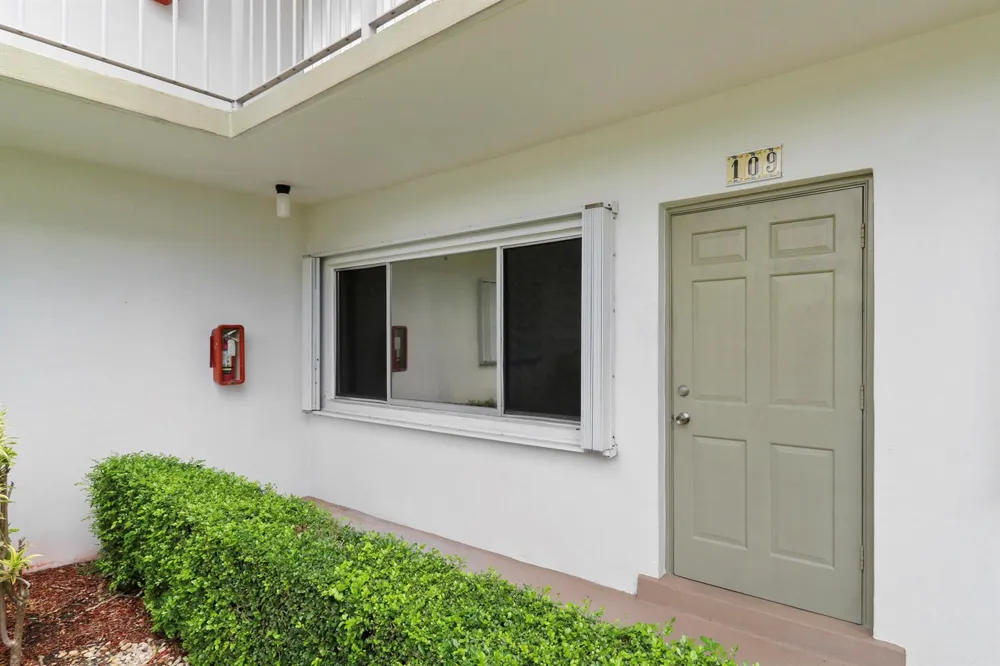 3040 LAKE OSBORNE DRIVE #109 