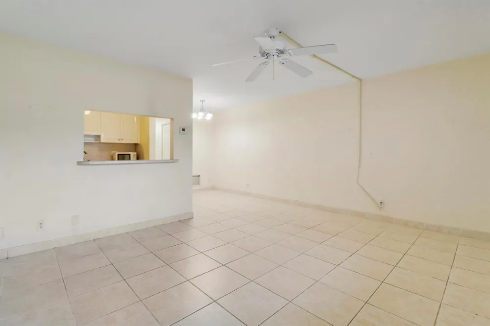 3040 LAKE OSBORNE DRIVE #109 