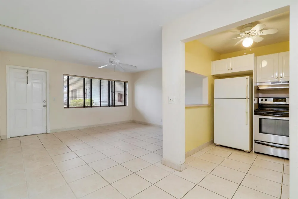 3040 LAKE OSBORNE DRIVE #109 