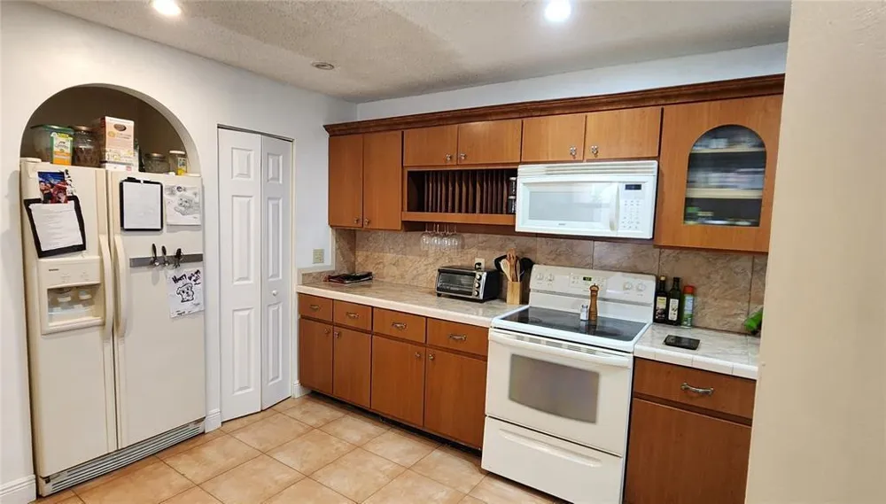 9862 NW 1ST COURT #9862 Plantation, FL 33324