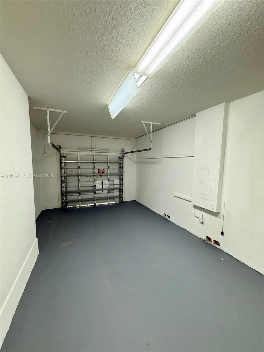 2601 NE 41st Cir Homestead, FL 33033