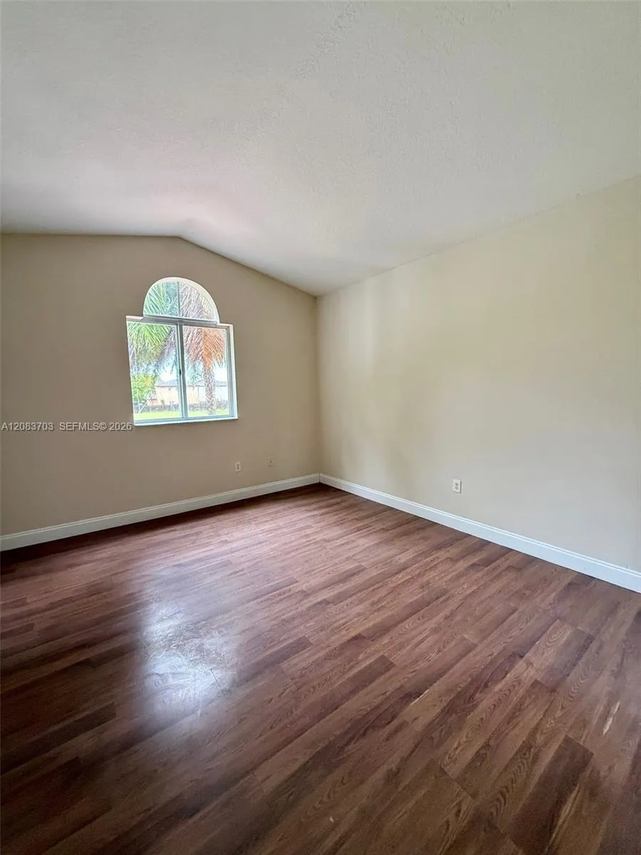 2601 NE 41st Cir Homestead, FL 33033