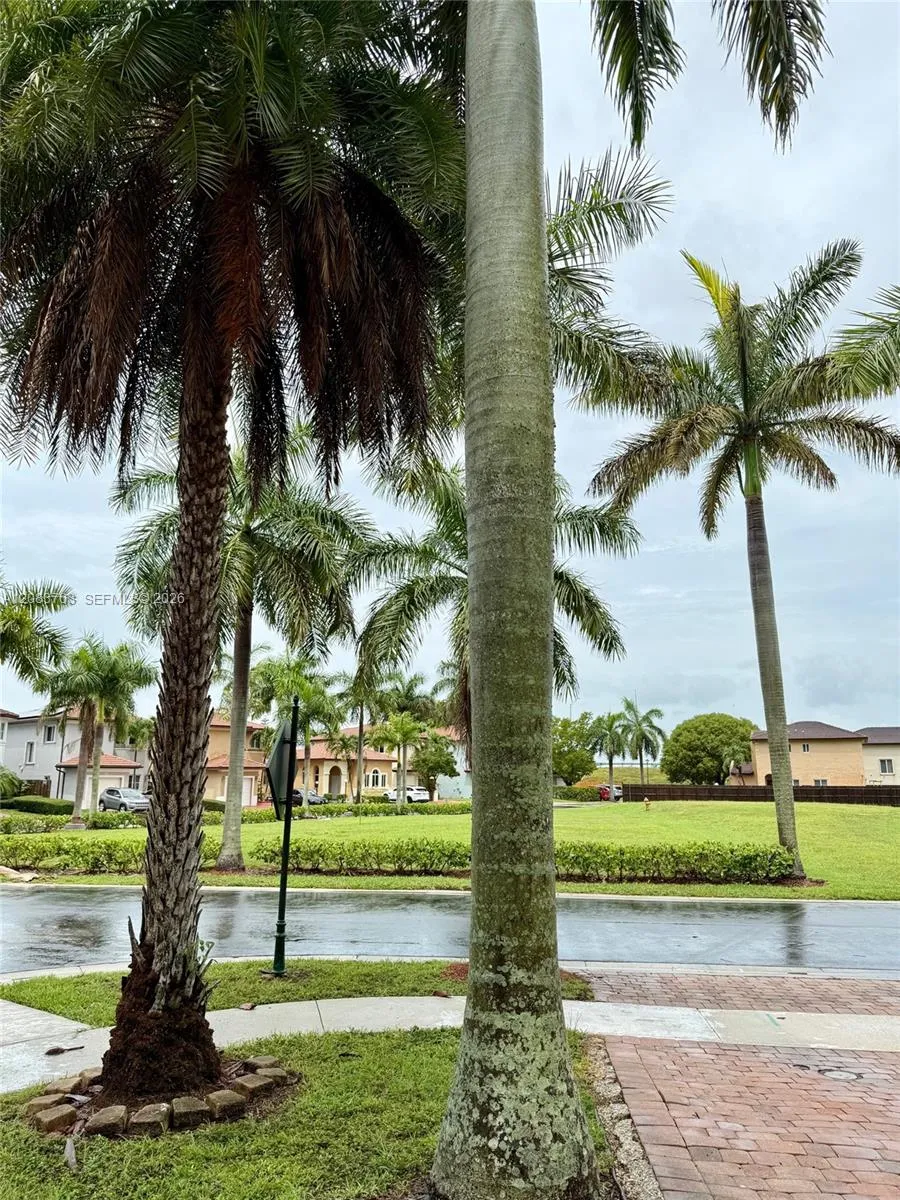 2601 NE 41st Cir Homestead, FL 33033